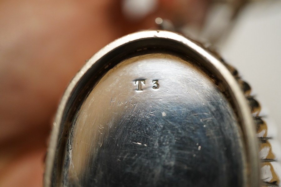 An Edwardian silver cream jug, London, 1907, William Huttons & Sons, twin handled sugar basin, Sheffield, 1926 William Hutton & Sons, weight approx. 9.30 ozt (2)